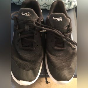 Kids nikes in good condition